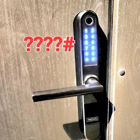 Happy Gold Studio, Self Check-in, Parking In The Underground Garage Апартаменты *