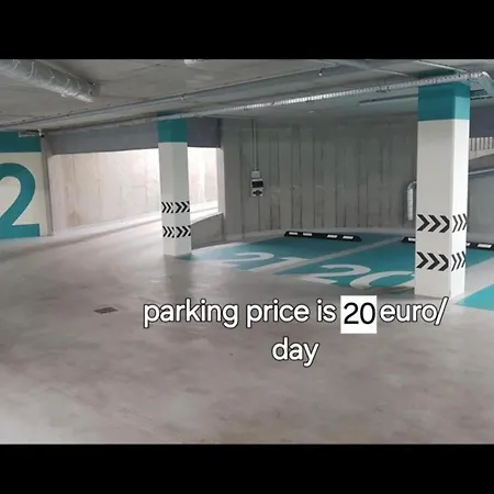 Happy Gold Studio, Self Check-in, Parking In The Underground Garage Apartment