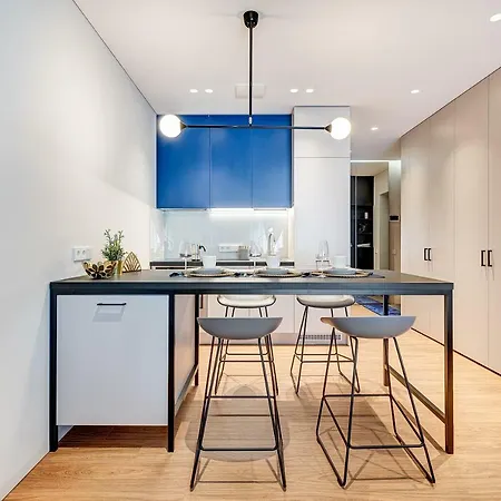 Happy Gold Studio, Self Check-in, Parking In The Underground Garage Apartment