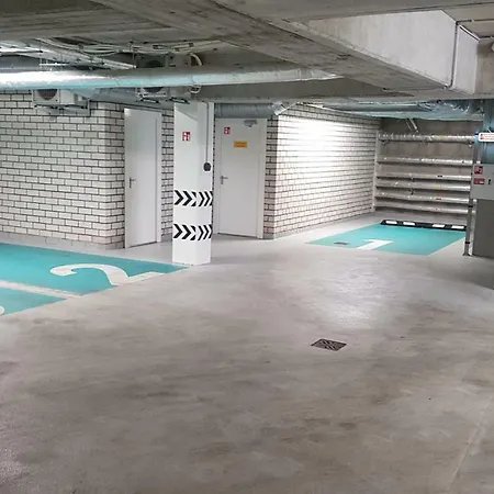 Happy Gold Studio, Self Check-in, Parking In The Underground Garage Apartment *