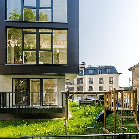 Happy Gold Studio, Self Check-in, Parking In The Underground Garage Lägenhet *